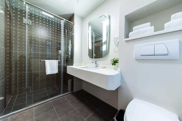 Bathroom 4, ibis Yixing South Renmin Rd, Wuxi