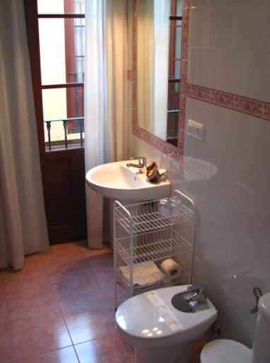 Bathroom 5, Casa Palacio Don Pedro, Sevilla