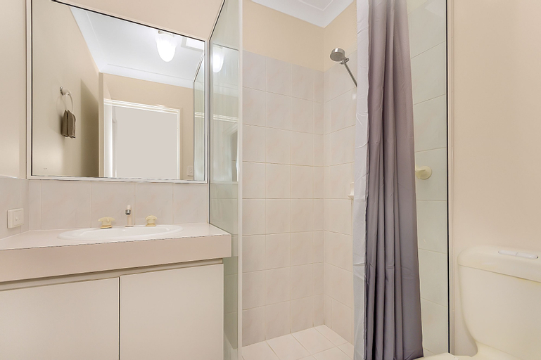 Bedroom 4, City Heights, Stirling