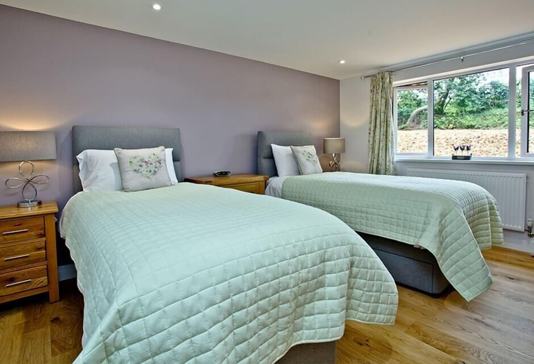 Bedroom 2, South View Lodges, Devon