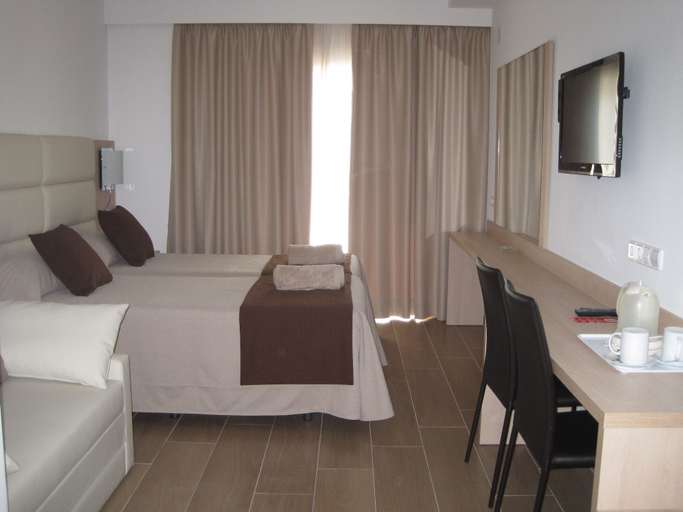 Bedroom 4, Hostal La Cigüeña, Baleares
