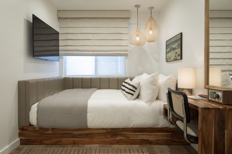 Bedroom 3, The Pearl Hotel, San Diego