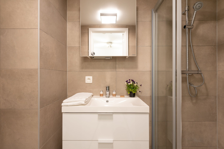 Bathroom, Europea Royal Studio Residence, Bruxelles