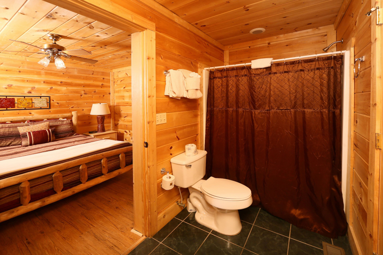 Bathroom 3, Big Pine Lodge - Six Bedroom Cabin, Sevier