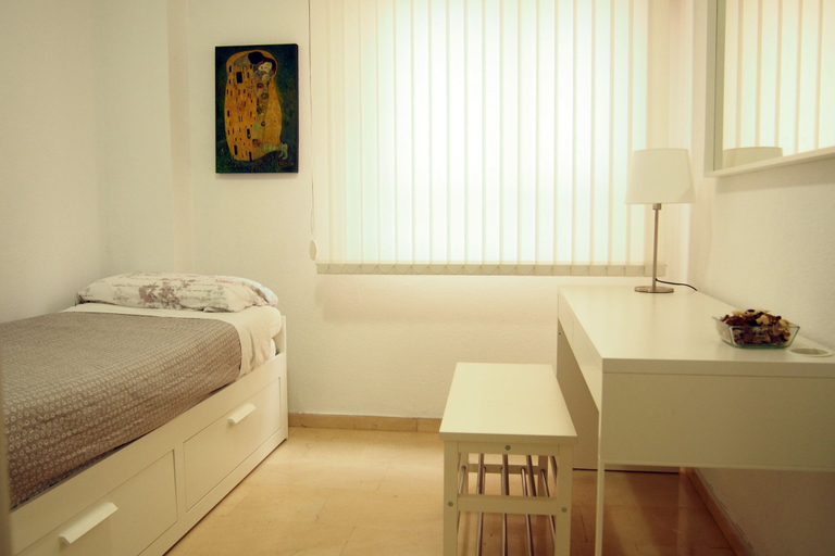 Bedroom 3, Vero Granada Apartments, Granada