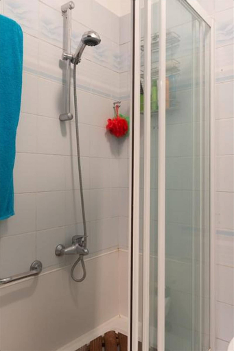 Bathroom shower, Torino Crocetta & Politecnico Apartment, Torino