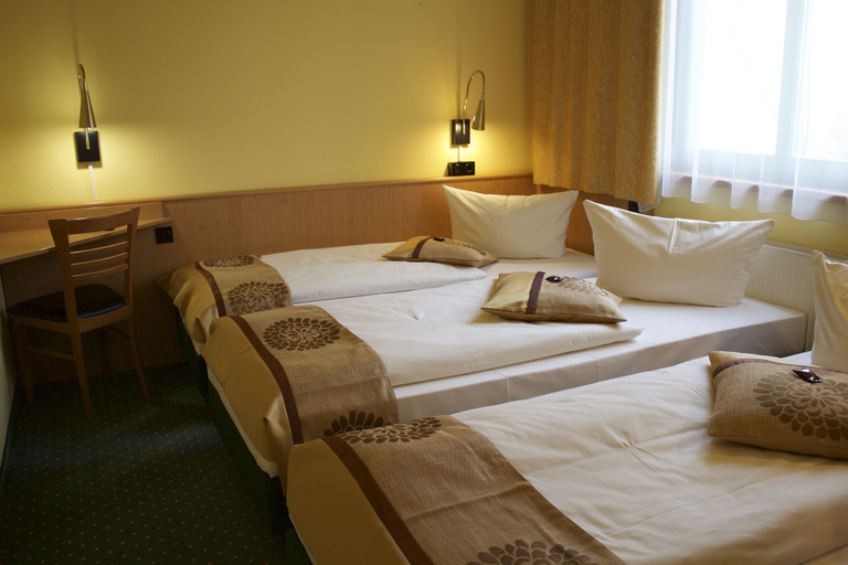 Bedroom 3, Acron Hotel, Wittenberg