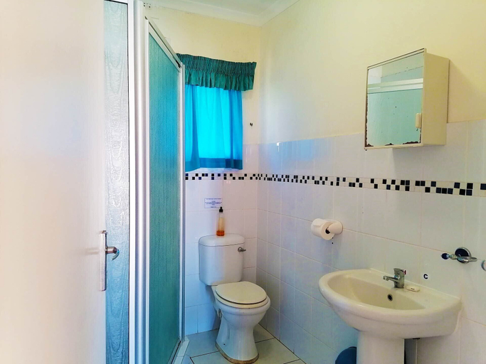 Bathroom, All the Tides - Rip Tide, Ugu