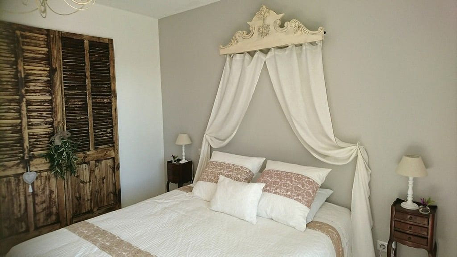 Bedroom 3, La Villa aux Oliviers, Var