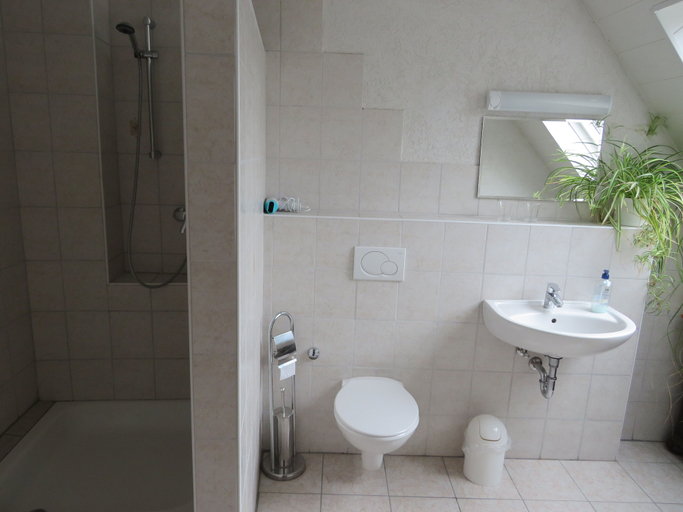 Bathroom 5, Zum Achten Himmel, Cochem-Zell