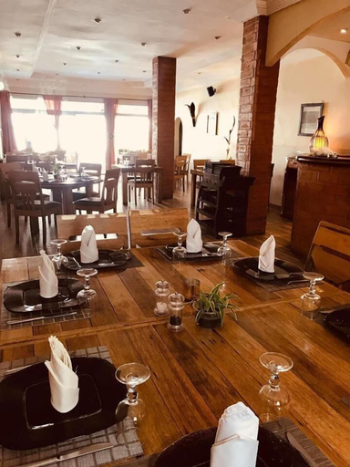 Food & Drinks 5, Lodge Des Almadies, Dakar