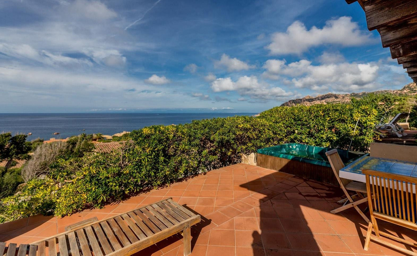 Others 5, Villa Li Junchi, Olbia-Tempio