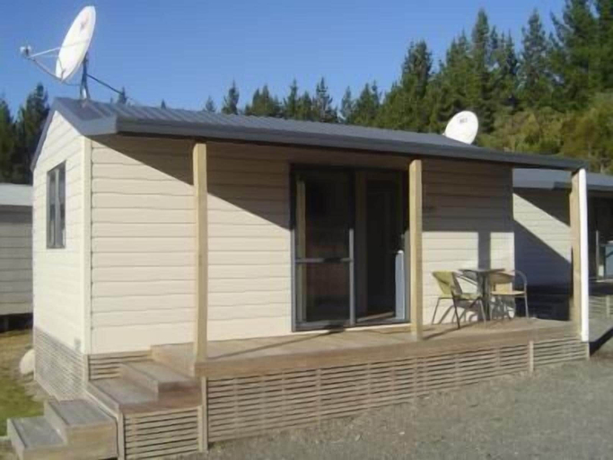 Exterior & Views 2, Tongariro Holiday Park, Ruapehu