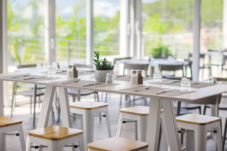 Food & Drinks 5, Gava Waterman Milna Resort, Milna