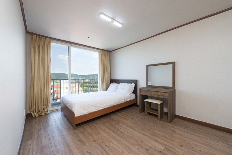 Bedroom 3, Hyundai Soo Resort Sokcho, Sokcho
