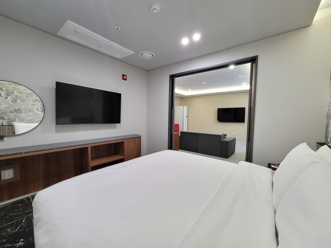 Bedroom 14