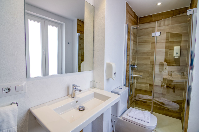 Bathroom 4, Hostal La Isla, Baleares
