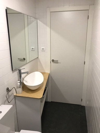 Bathroom 4, Casa do Muro, Coimbra