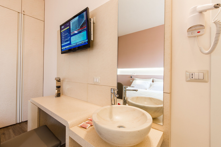 Bathroom 4, Hotel De La Ville, Pesaro E Urbino