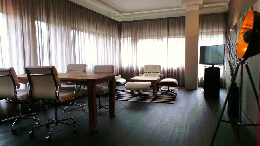 Business Facilities