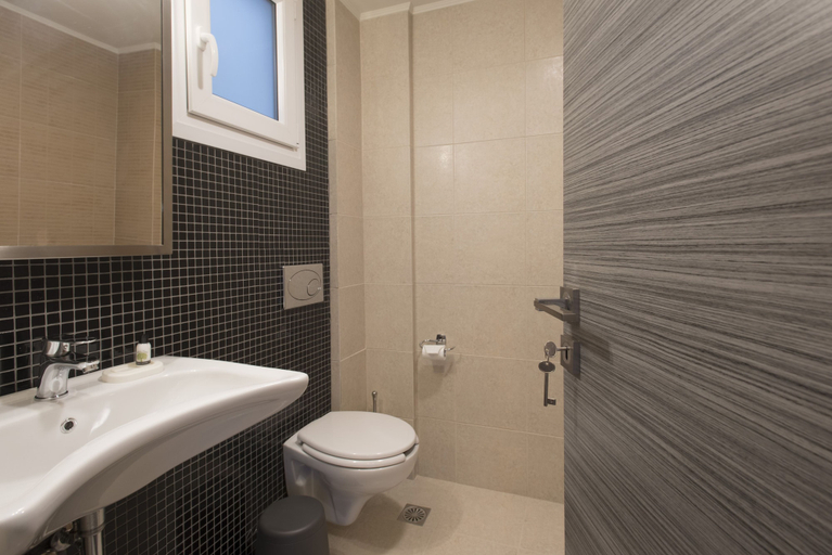 Bathroom 4, Kotroni Villas, Peloponnese