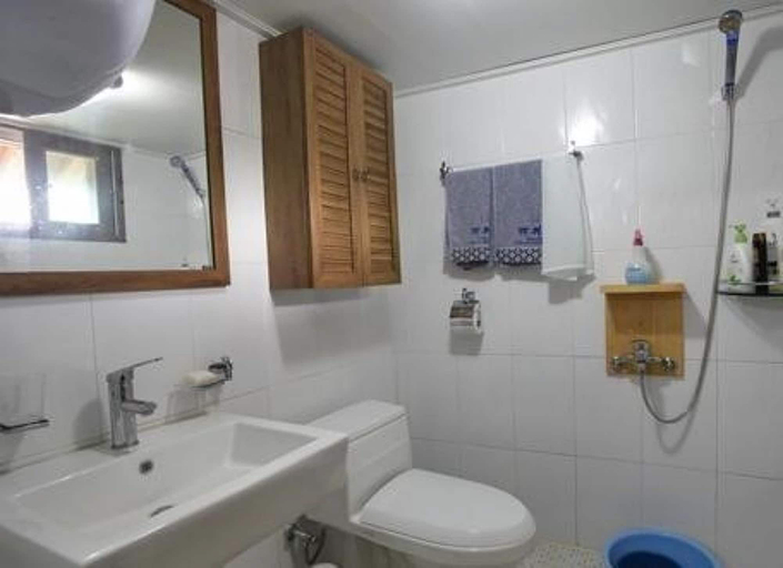 Bathroom, Gwiae Traditional House, Yeongcheon