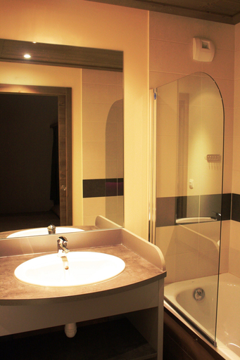 Bathroom 3, Noemys Déneb, Hautes-Alpes