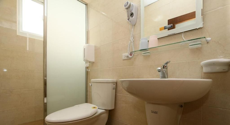 Bathroom 3, All Around The Seasons B&B, Taitung