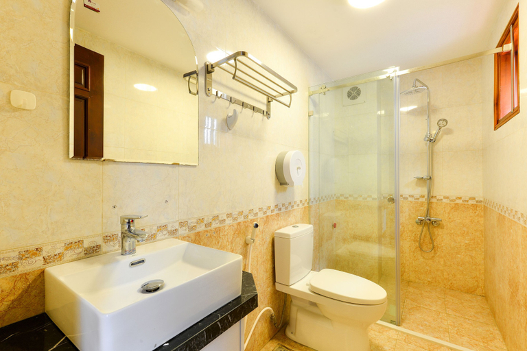 Bathroom 4, OYO 317 Kim Cuong Hotel 2, Hoàng Mai