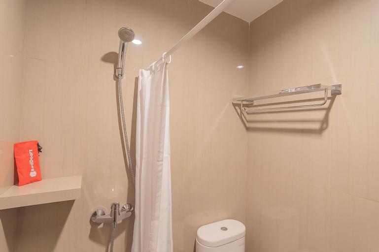 Bathroom 15