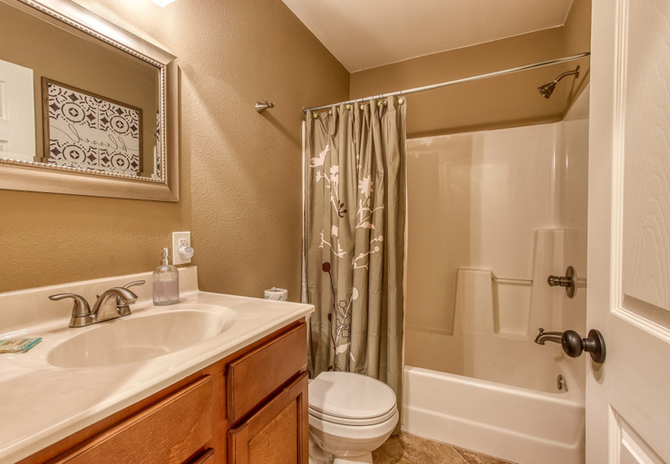 Bathroom 4, Deer & Doe by HoneyBearCabins, Sevier