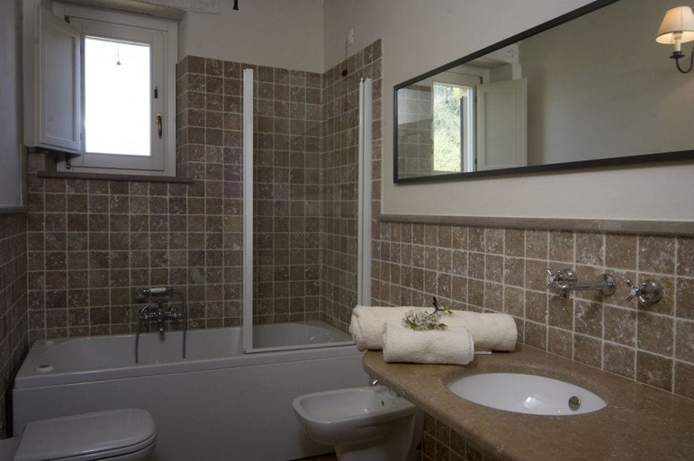 Bathroom 3, Pamperduto Country Resort, Macerata