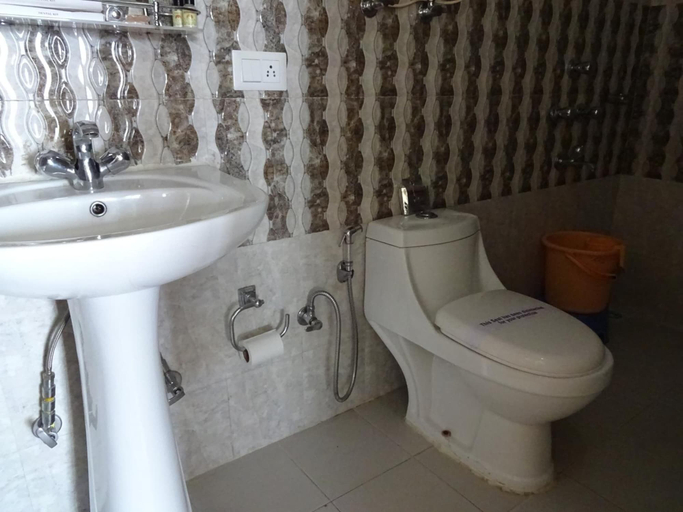 Bathroom 4, Hotel White Yak, Darjiling