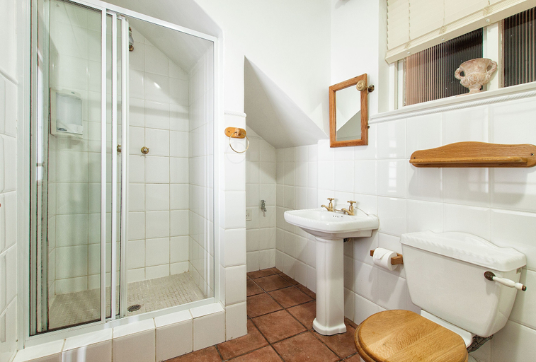 Bathroom 3, A Whale of a Time, City of Cape Town