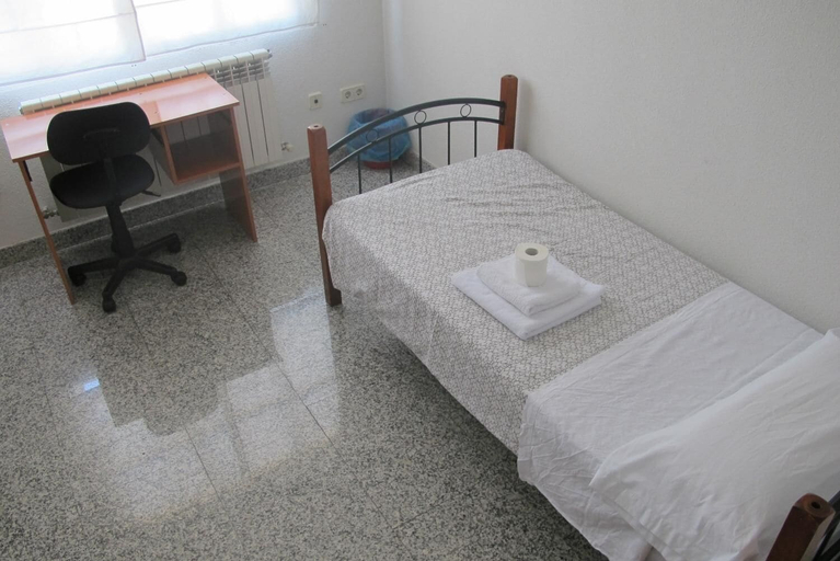 Bedroom 3, Residencia universitaria Atilano Coco, Salamanca