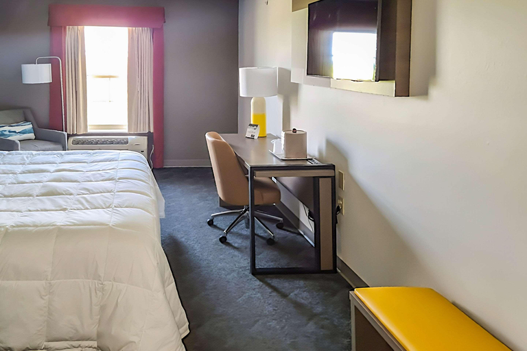 Bedroom 2, Comfort Inn & Suites Shelbyville, Shelby