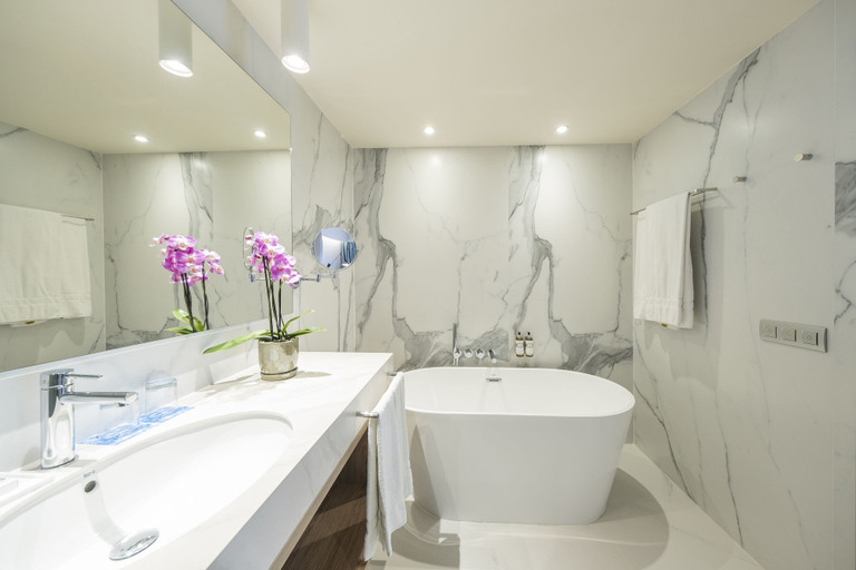 Bathroom 4, Hotel Voramar, Girona