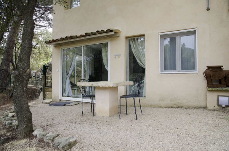 Exterior & Views 2, L’Éléphant de Vaugines, Vaucluse