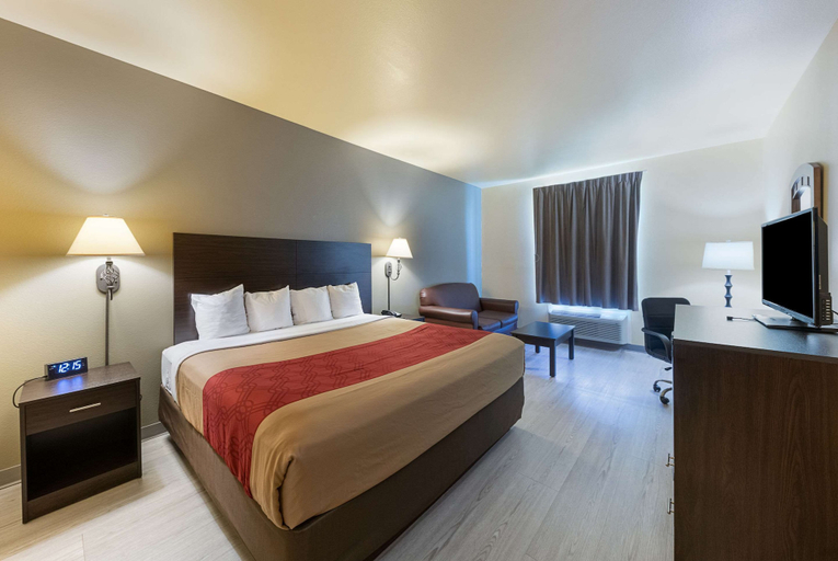 Bedroom 2, Econo Lodge Inn & Suites Bridgeport, Wise