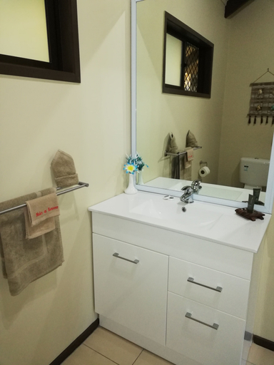 Bathroom 4, JJ's Retreat, Rorotonga