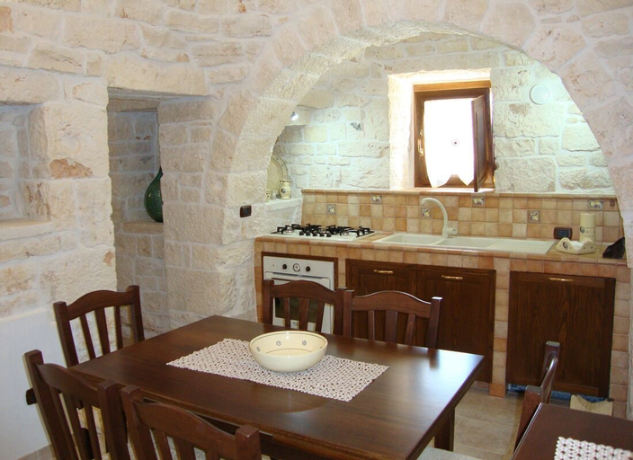 Private kitchen 3, Trulli Isago B&B, Bari