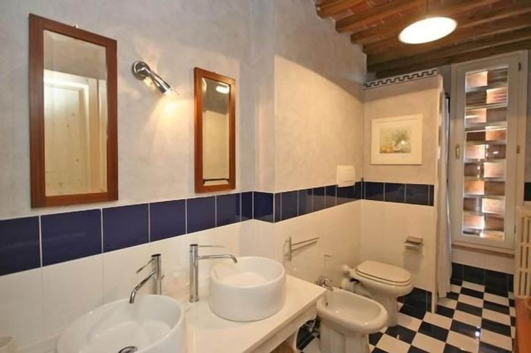 Bedroom 5, Villa Fontine, Pisa