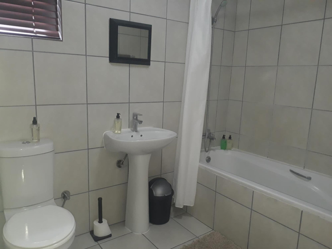 Bathroom 3, Broadway Tygervalley, City of Cape Town