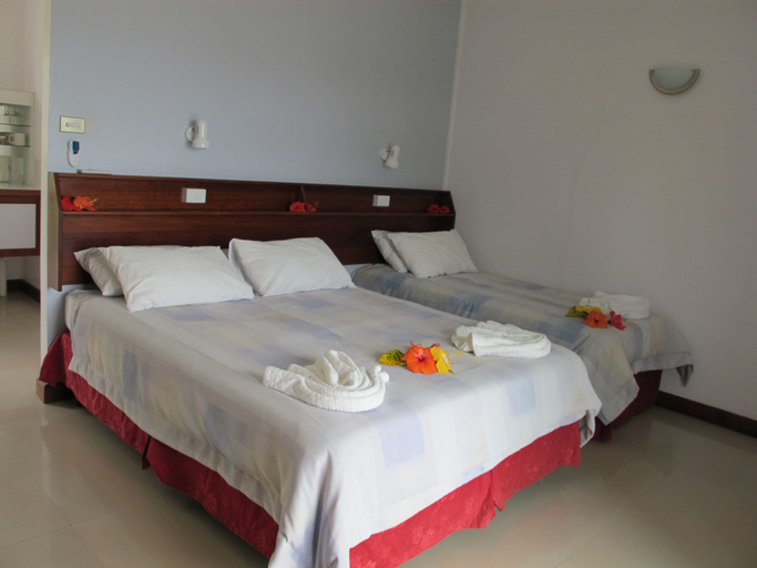 Bedroom 2, Madang Lodge Hotel, Madang