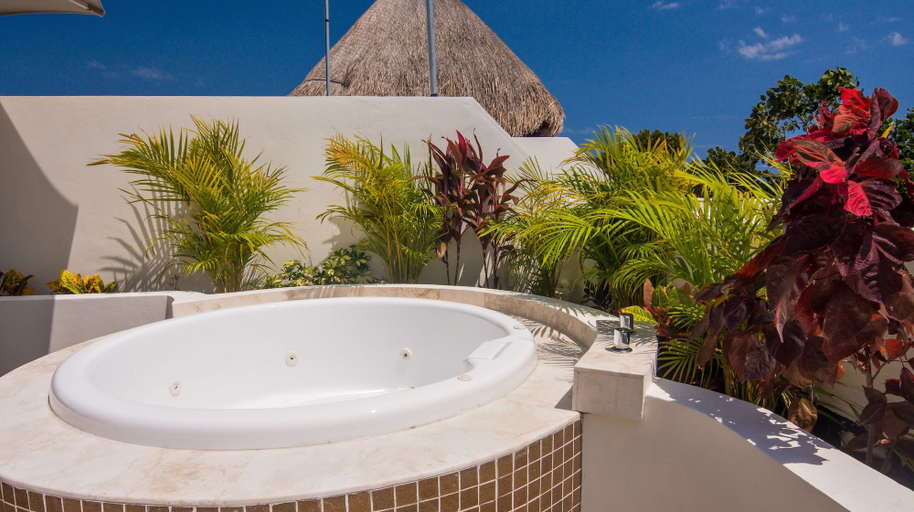 Exterior & Views 2, El Cielo 1BRM Penthouse private roof sleeps 3, Cozumel