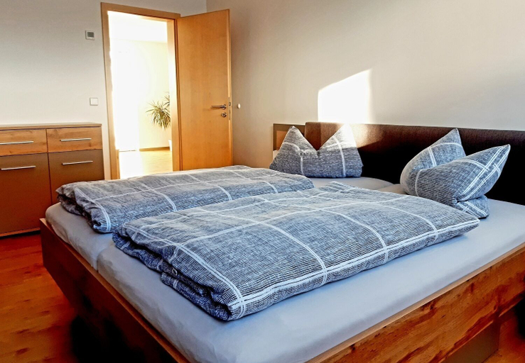 Bedroom 2, Ferienwohnung STADTOASE Apartmenthaus, Mittelsachsen
