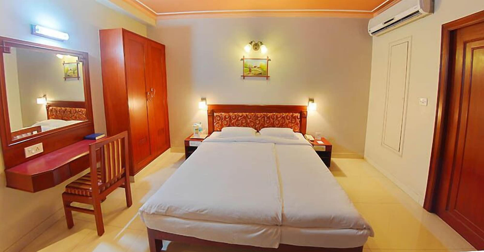 Bedroom 4, Hotel Gnanam, Thanjavur