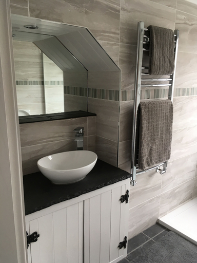 Bathroom 3, Higher Trenear Farm, Cornwall