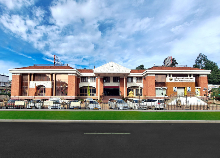 Exterior & Views
