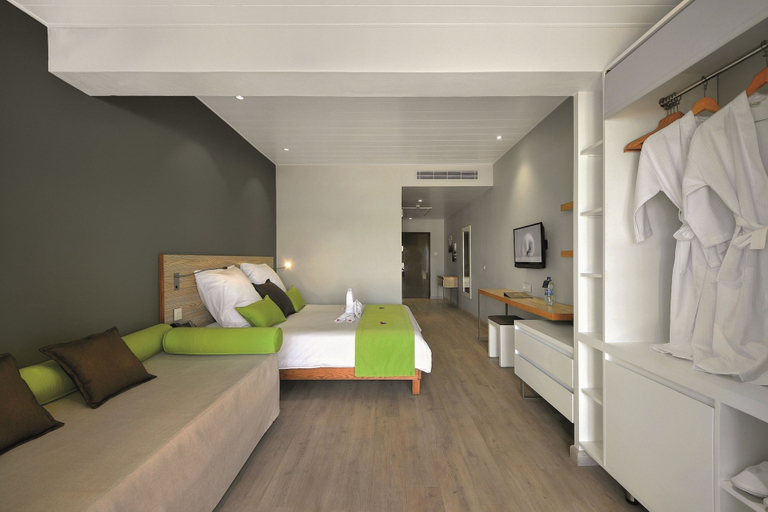 Bedroom 3, Mauricia Beachcomber Resort & Spa